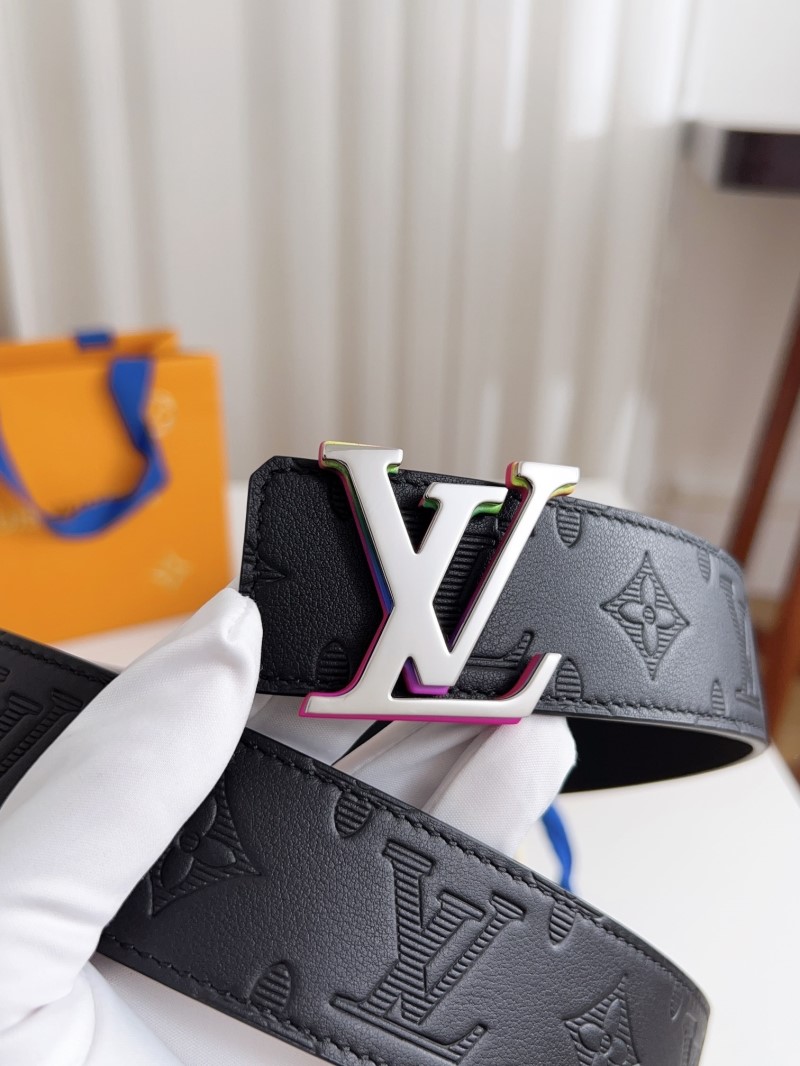 l0vis Vvtt0n belts